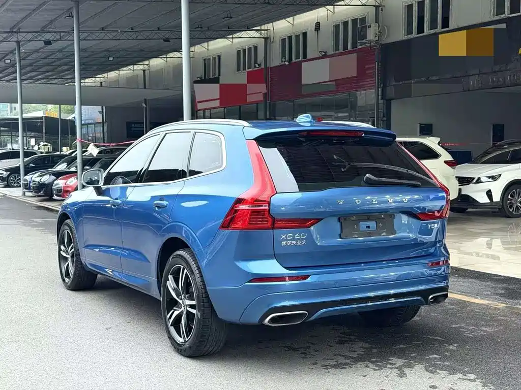 Volvo XC60 — фото 7