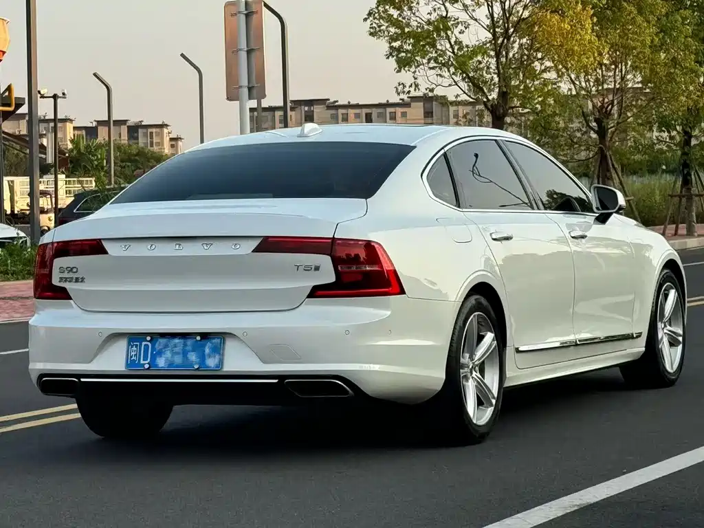 Volvo S90 — фото 7