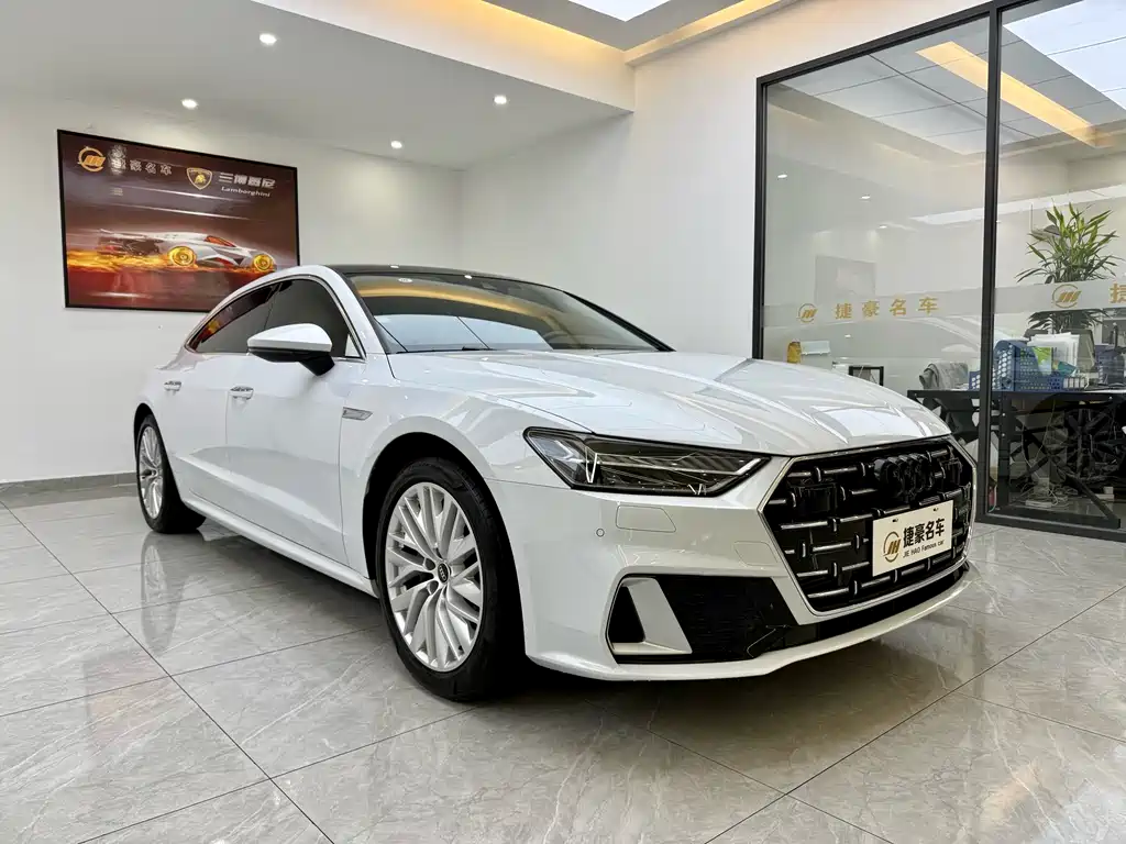 Audi A7L — фото 2