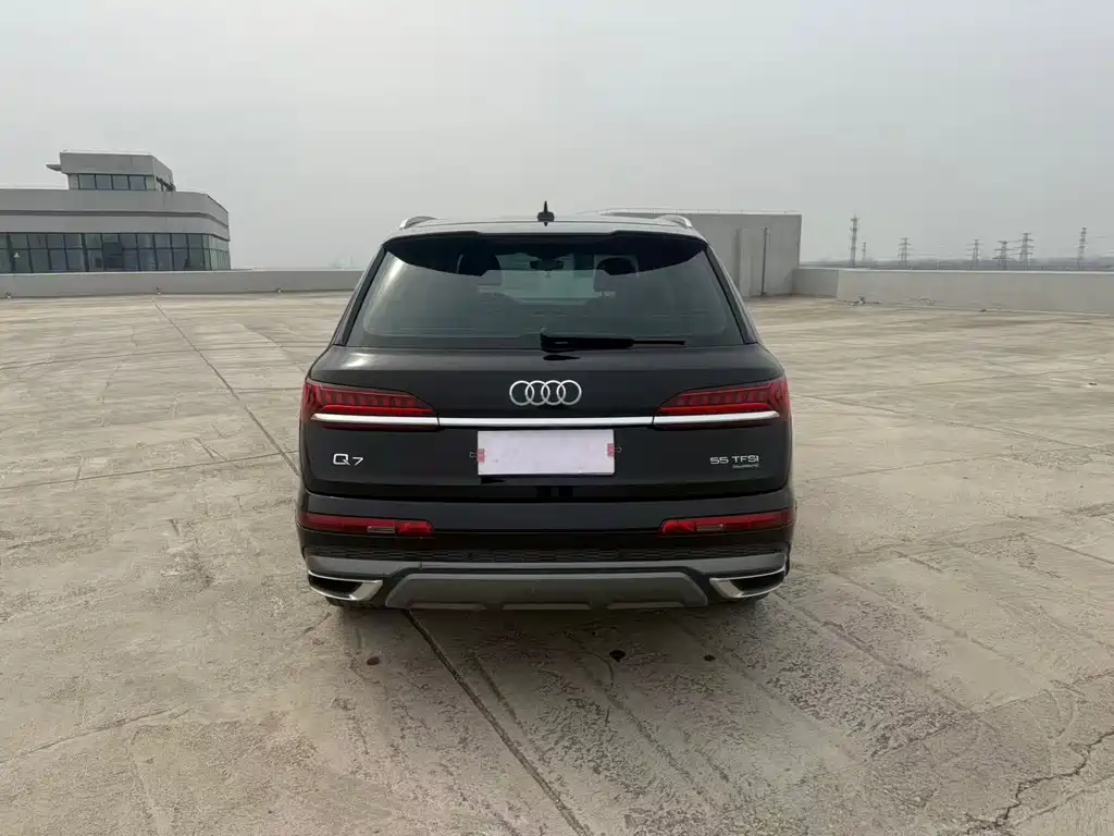 Audi Q7 — фото 8