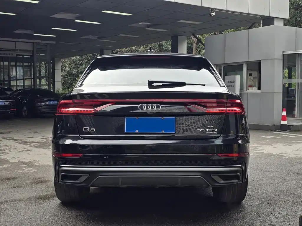 Audi Q8 — фото 5
