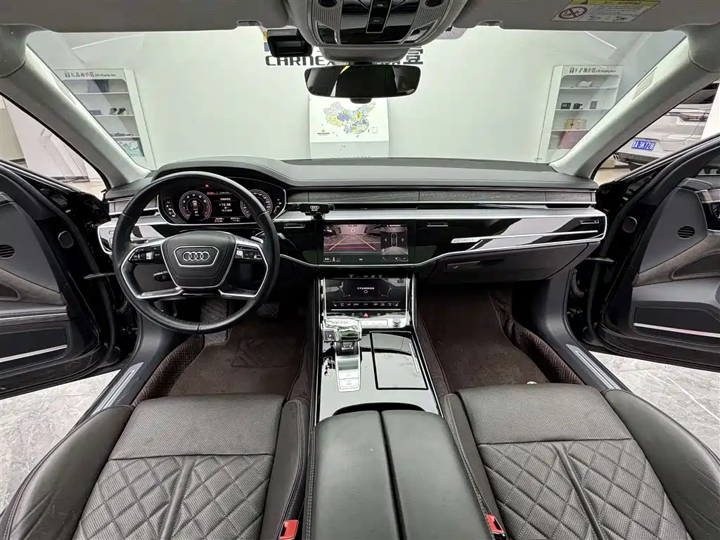 Audi A8 — фото 11