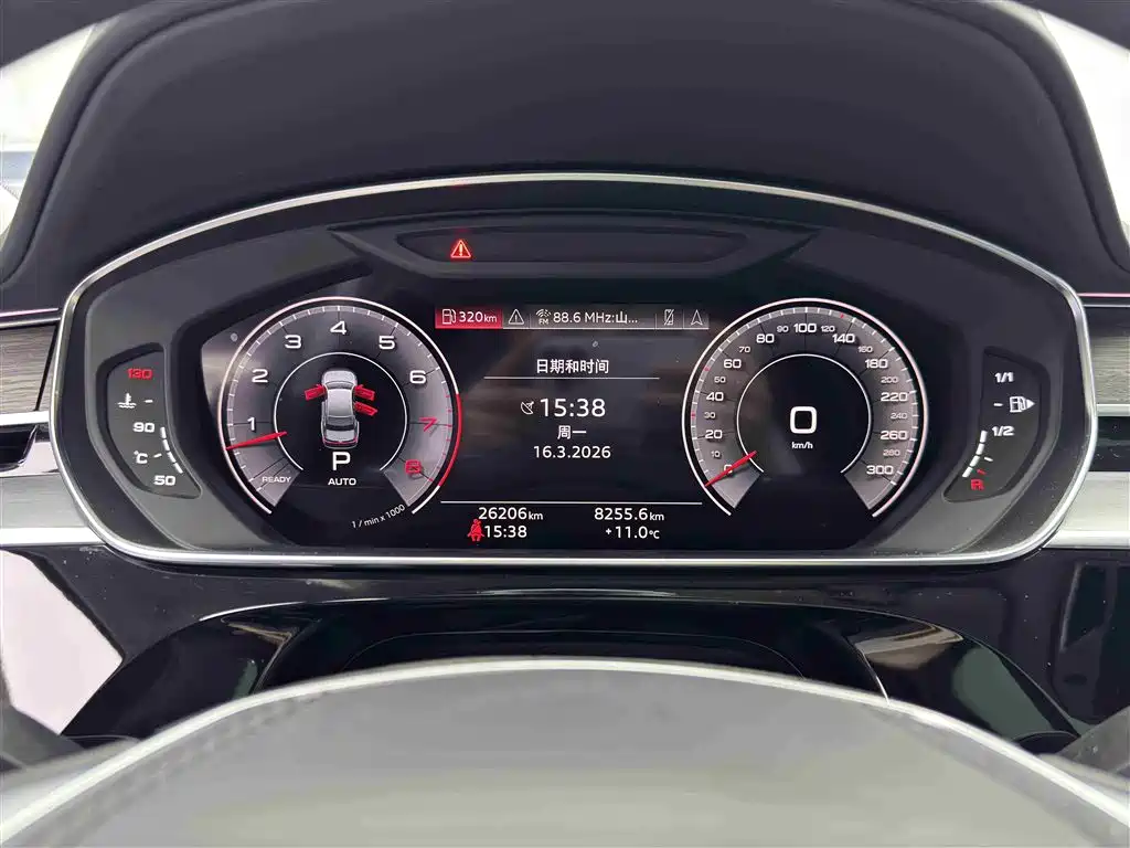 Audi A8 — фото 17