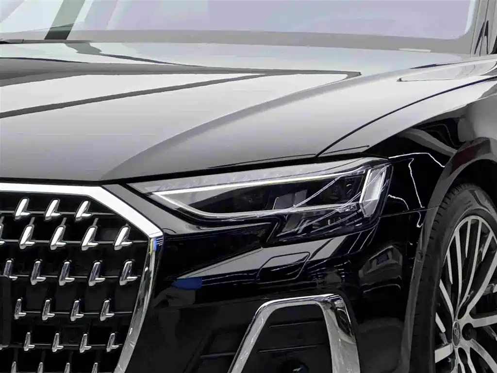 Audi A8 — фото 3