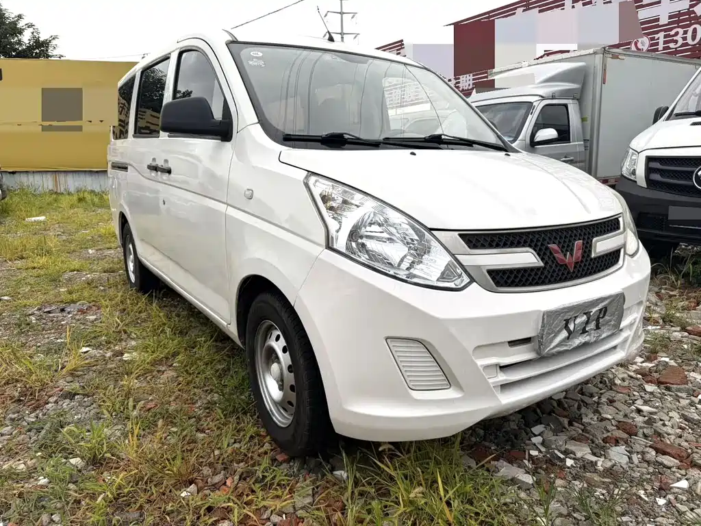 Wuling Rongguang V — фото 3