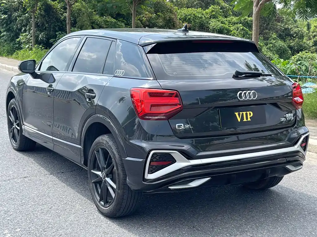 Audi Q2L — фото 6