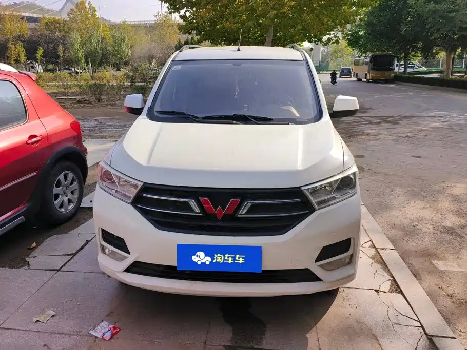 Wuling Hongguang — фото 2