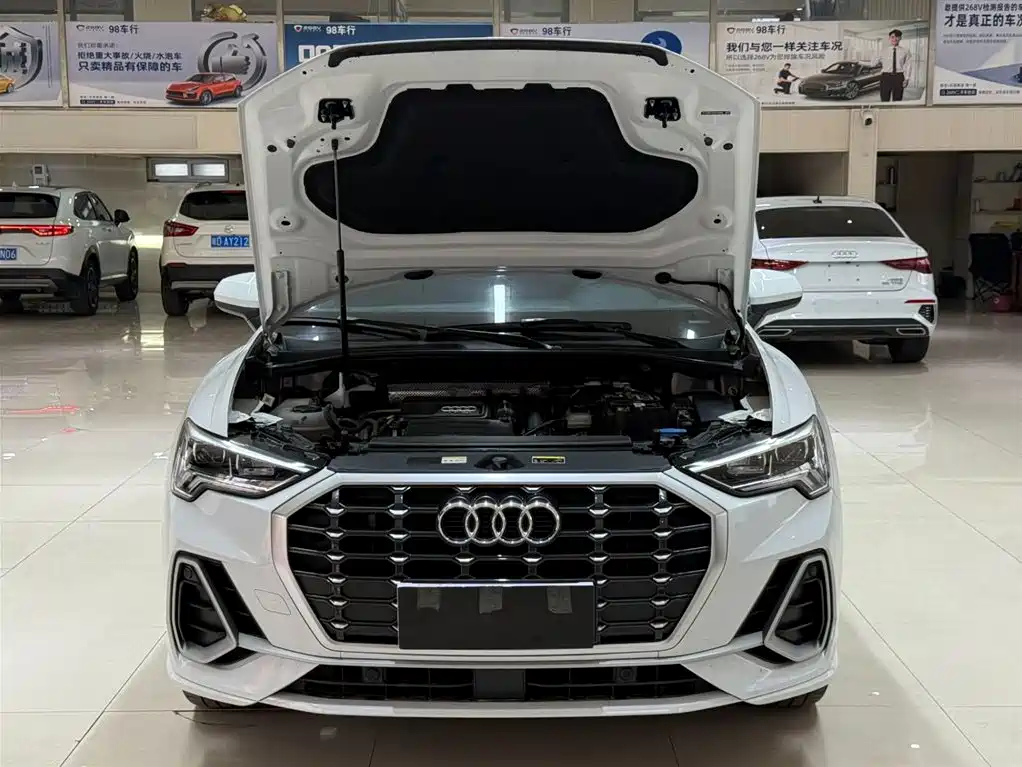 Audi Q3 — фото 14
