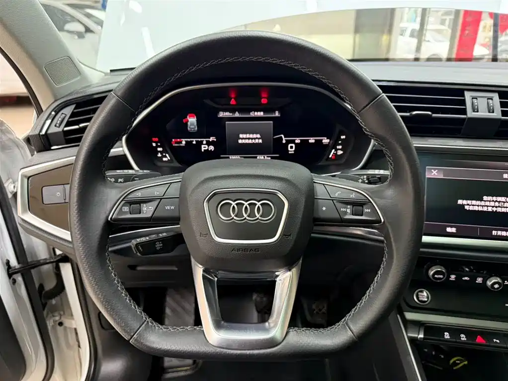 Audi Q3 — фото 9