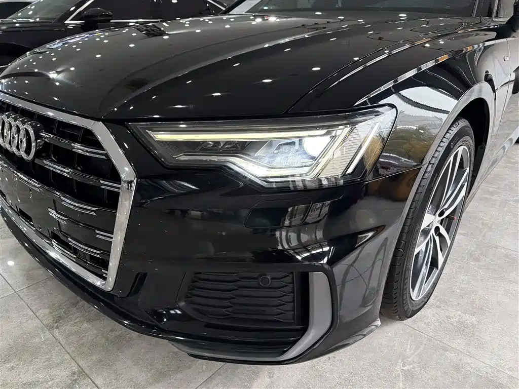 Audi A6L — фото 10