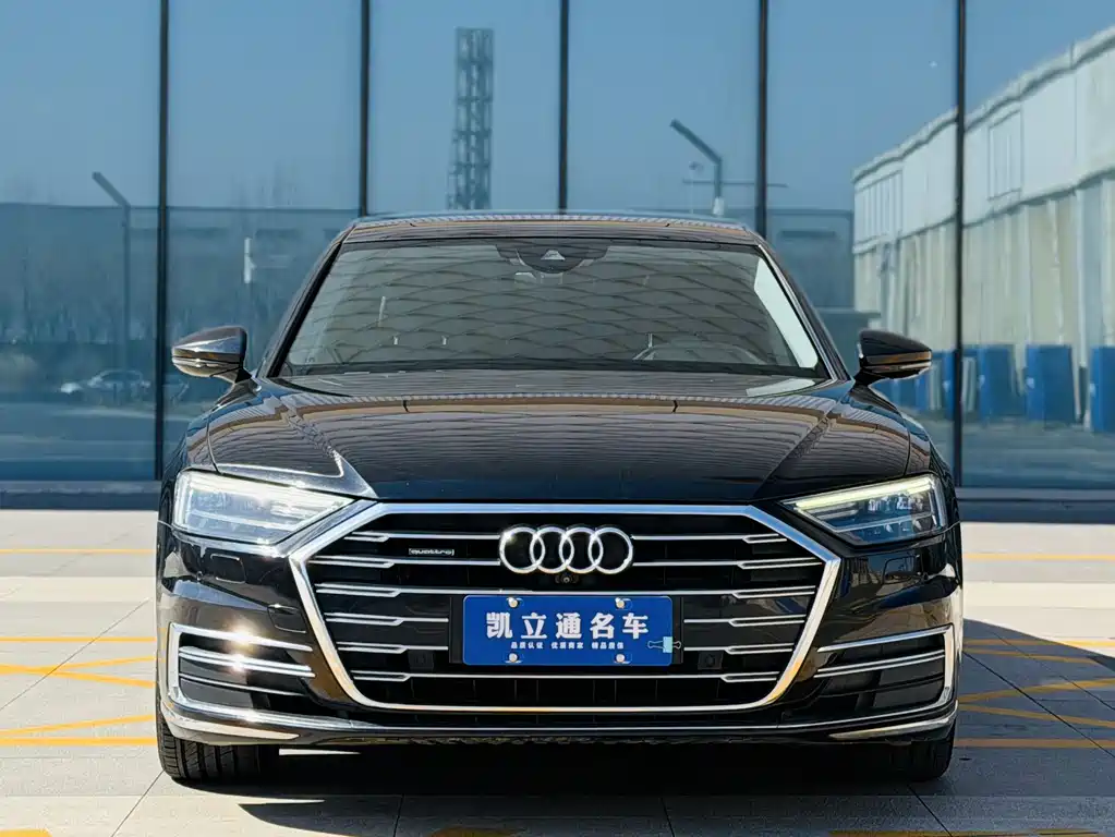 Audi A8 — фото 2