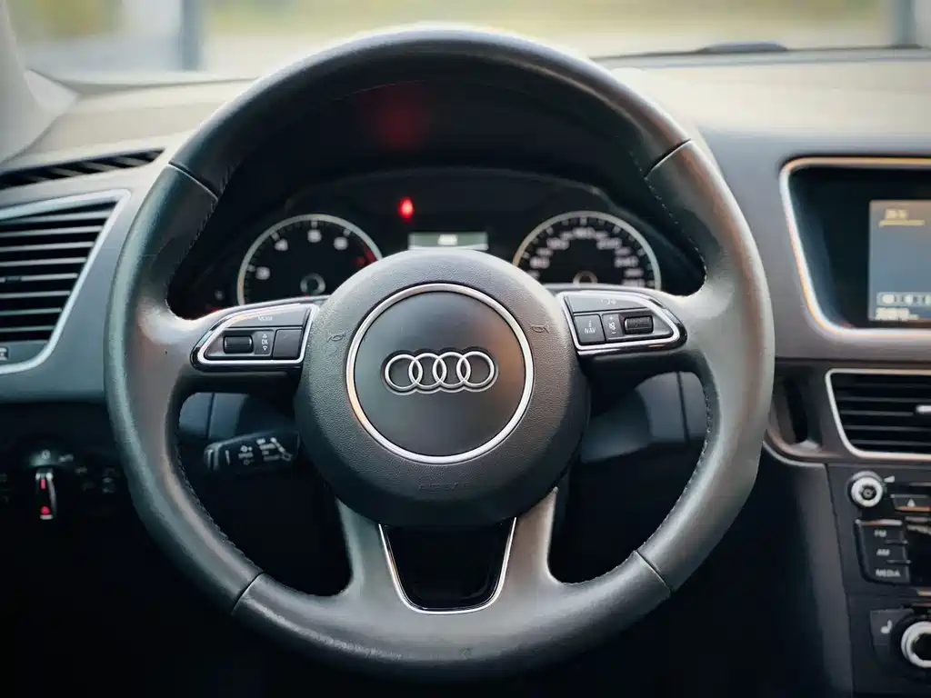 Audi Q5 — фото 11