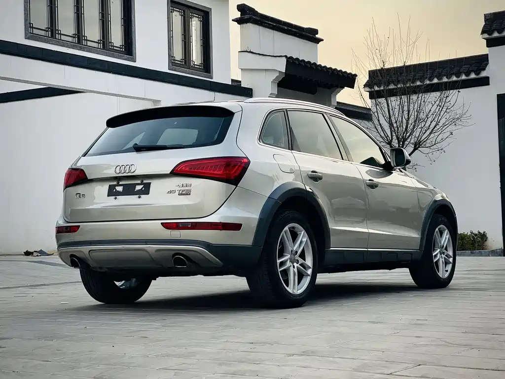 Audi Q5 — фото 6