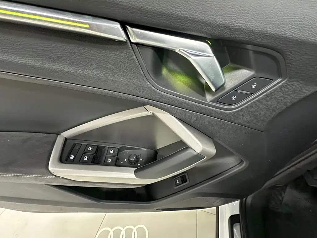 Audi Q3 — фото 19