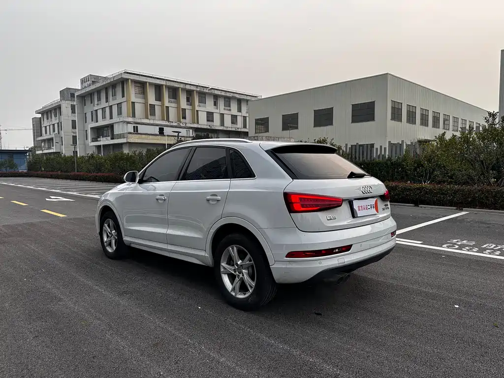 Audi Q3 — фото 5