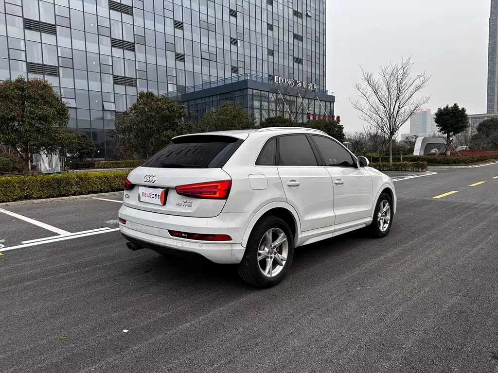 Audi Q3 — фото 6
