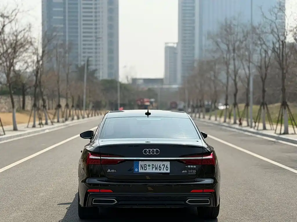Audi A6L — фото 14