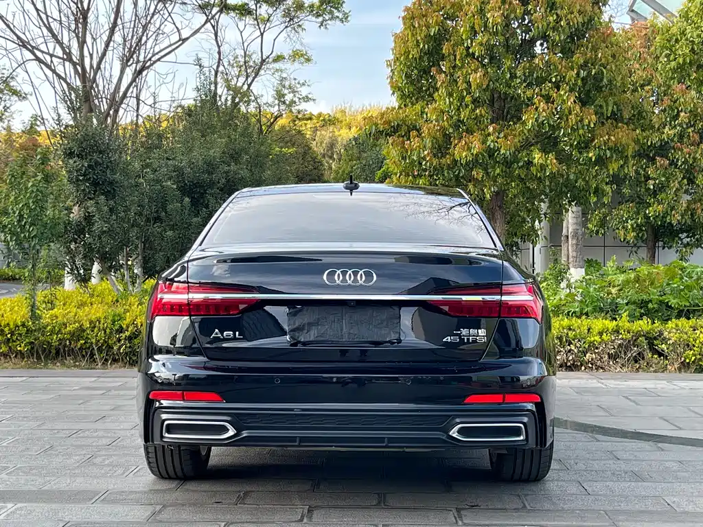 Audi A6L — фото 8