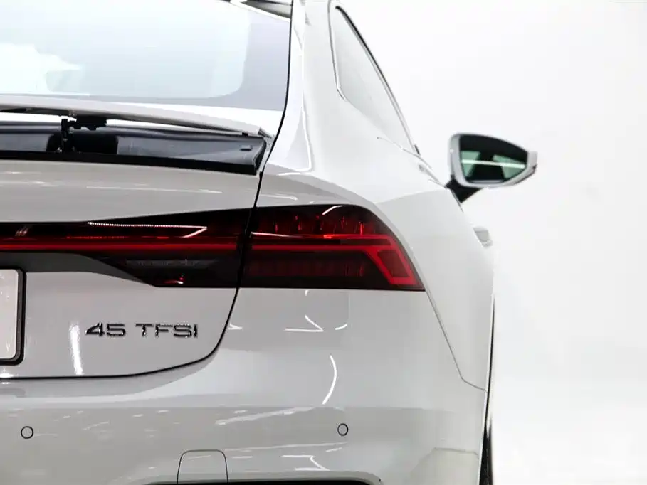 Audi A7 — фото 30