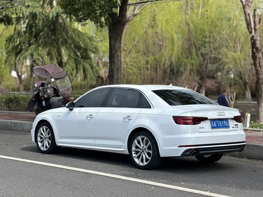 Audi A4L — фото 4