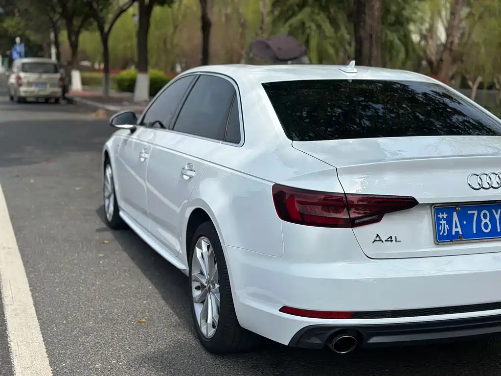 Audi A4L — фото 6