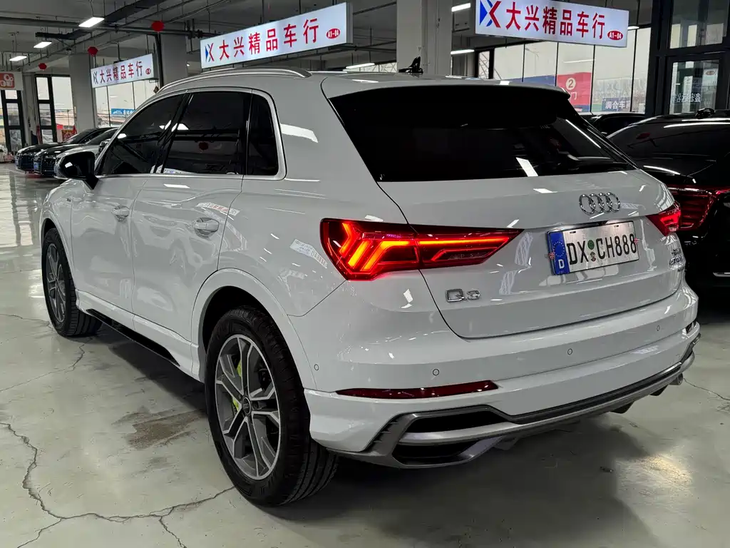 Audi Q3 — фото 6