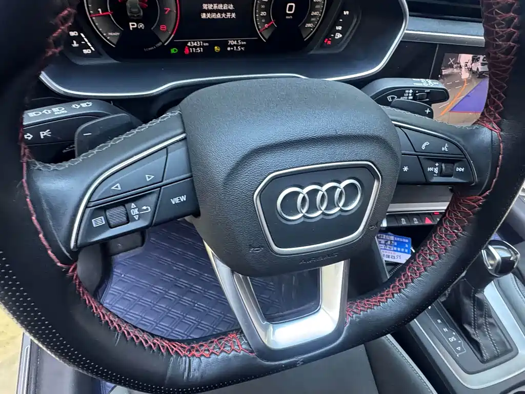 Audi Q3 — фото 17