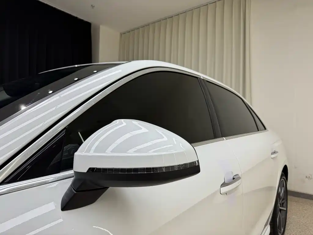 Audi A4L — фото 9