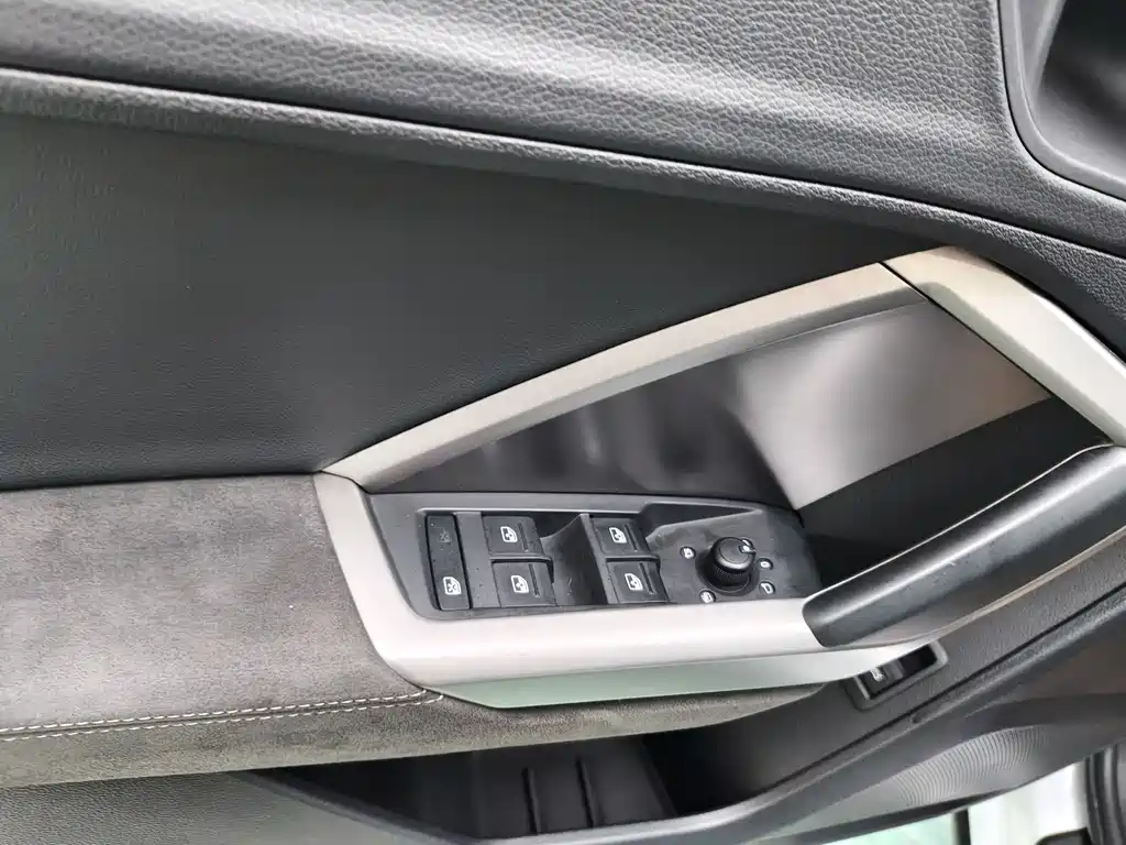 Audi Q3 — фото 17