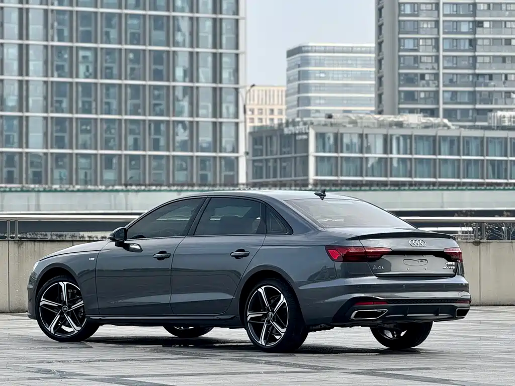Audi A4L — фото 3
