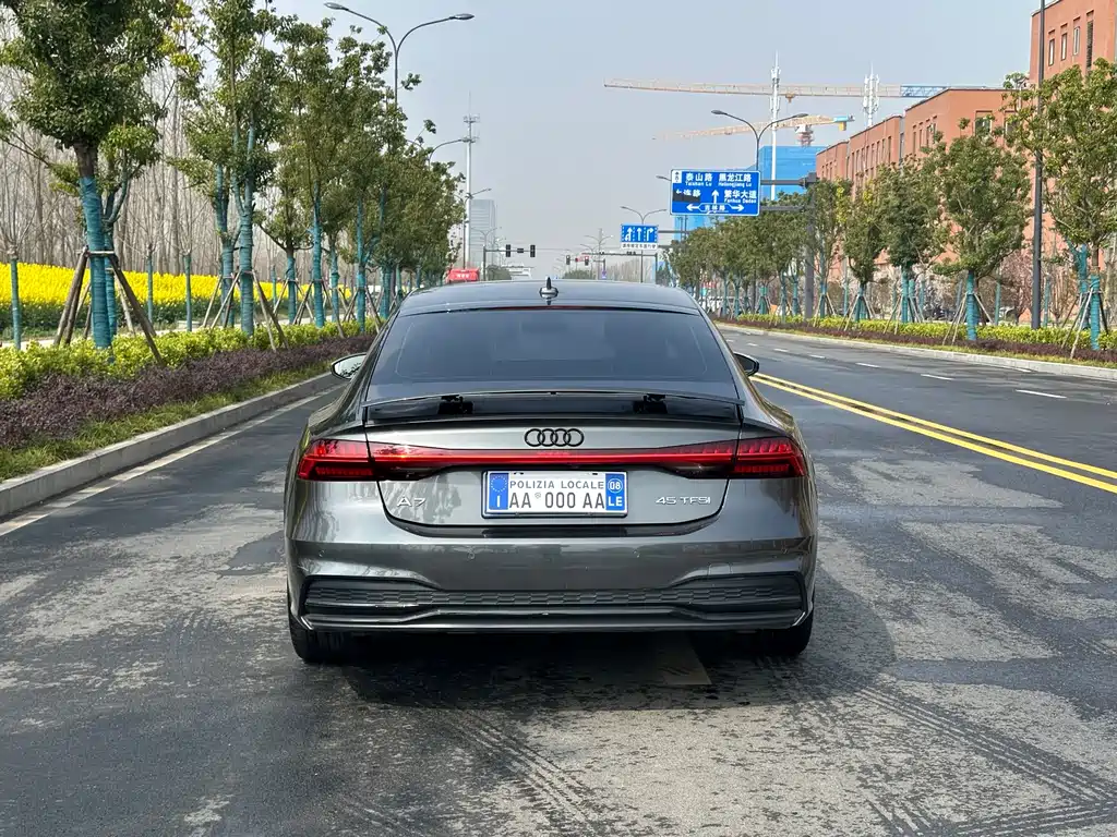 Audi A7 — фото 9