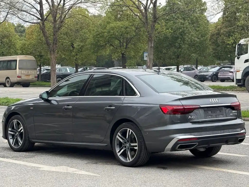 Audi A4L — фото 15