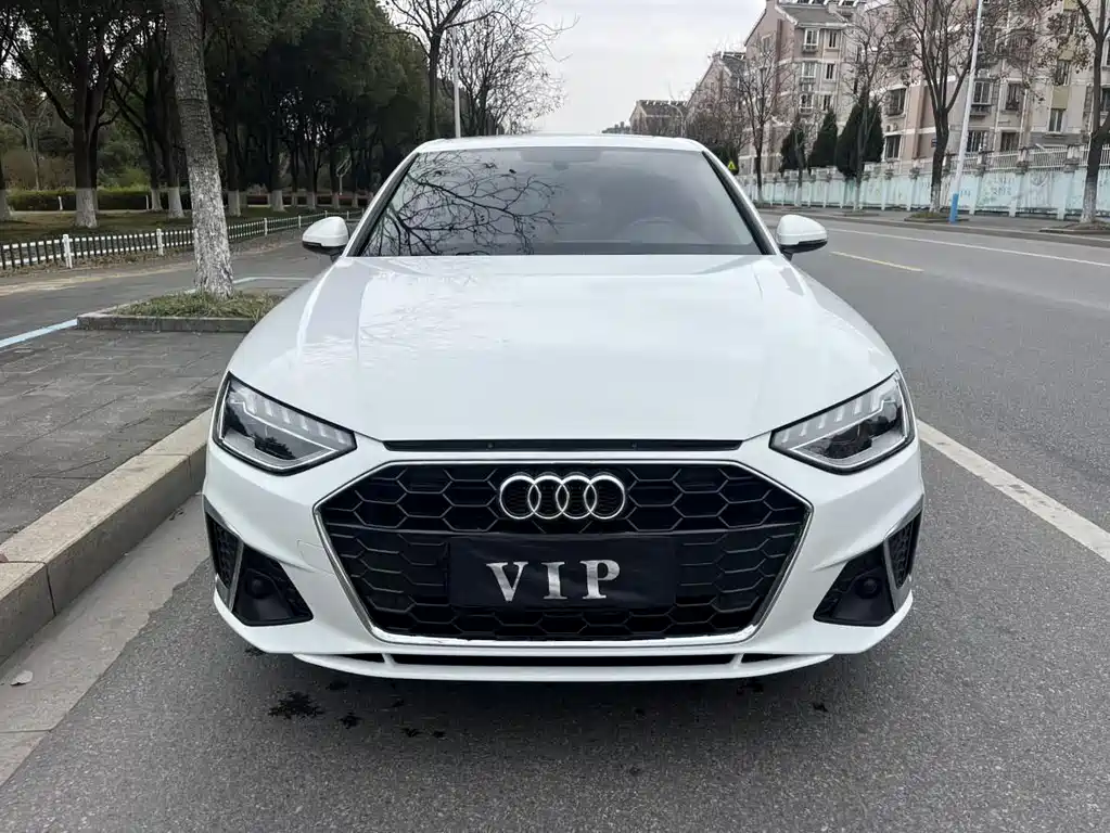 Audi A4L — фото 2