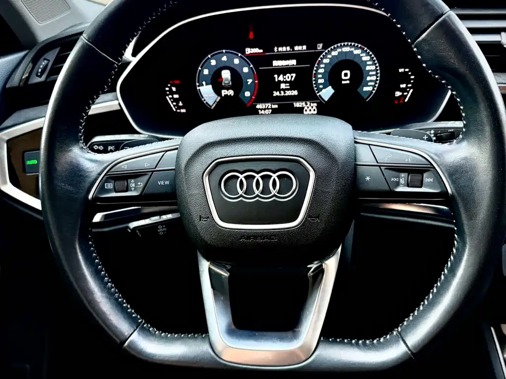 Audi Q3 — фото 23