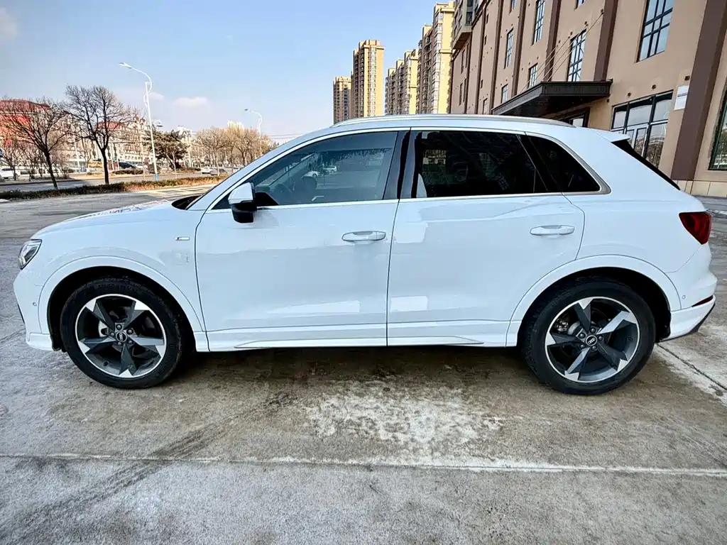 Audi Q3 — фото 8