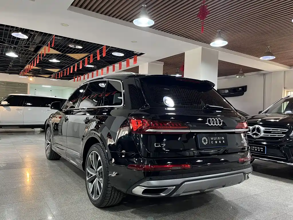 Audi Q7 — фото 15