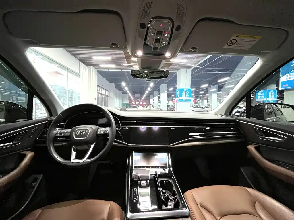 Audi Q7 — фото 11