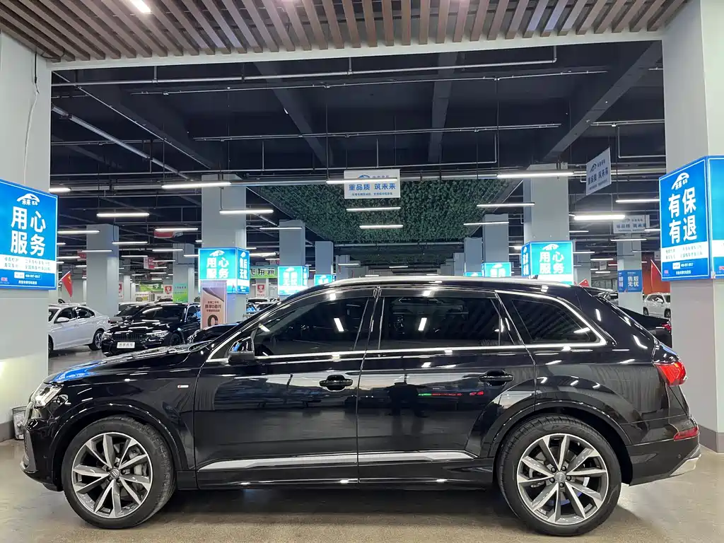Audi Q7 — фото 17