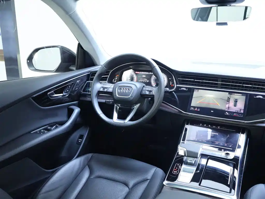 Audi Q8 — фото 14