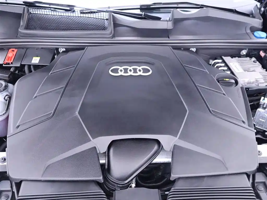 Audi Q8 — фото 24