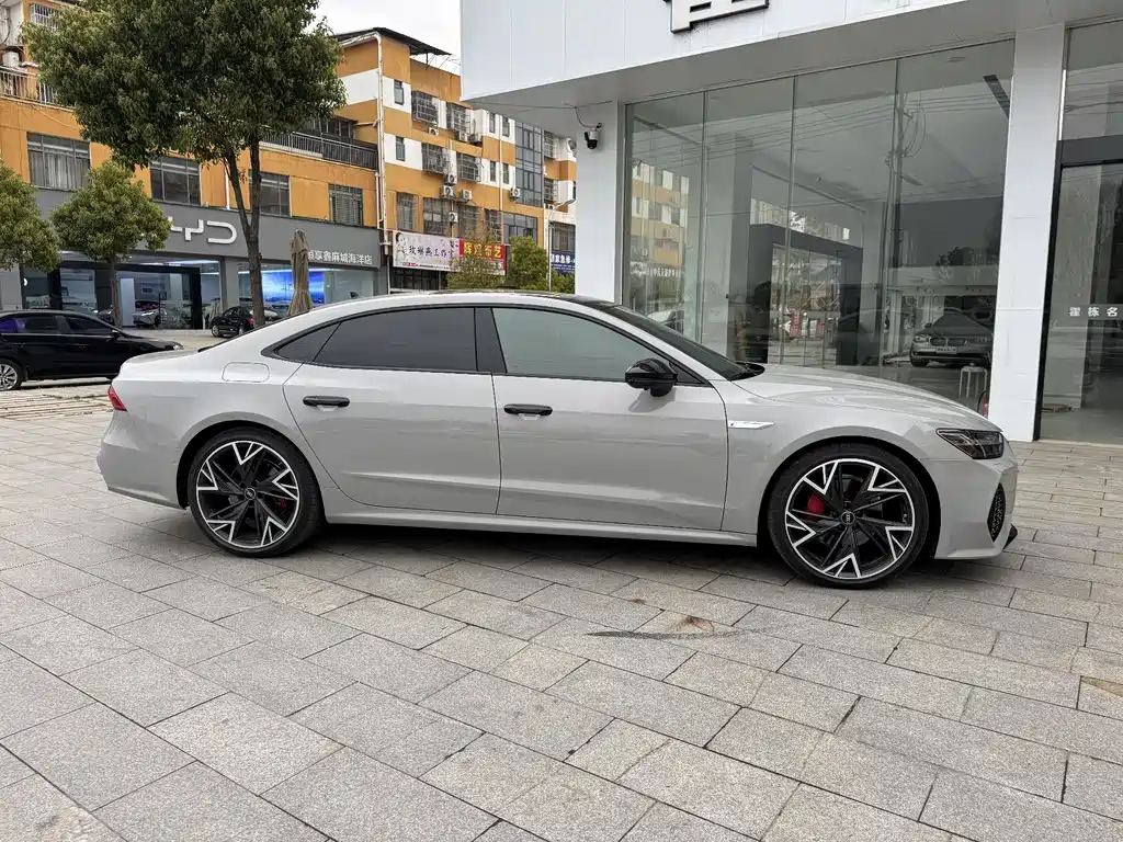 Audi A7L — фото 6