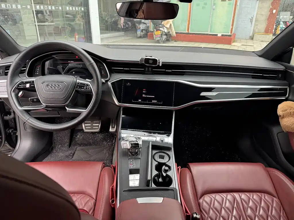 Audi A7L — фото 9