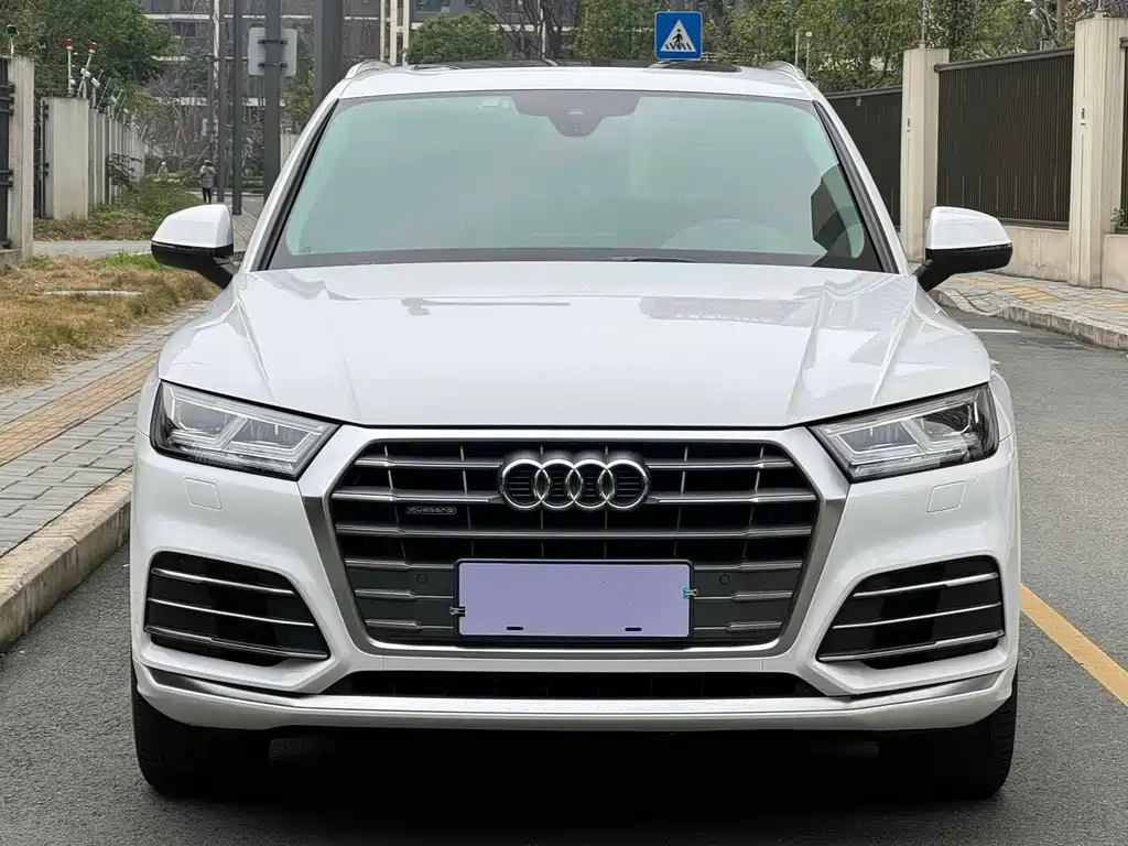 Audi Q5L — фото 2
