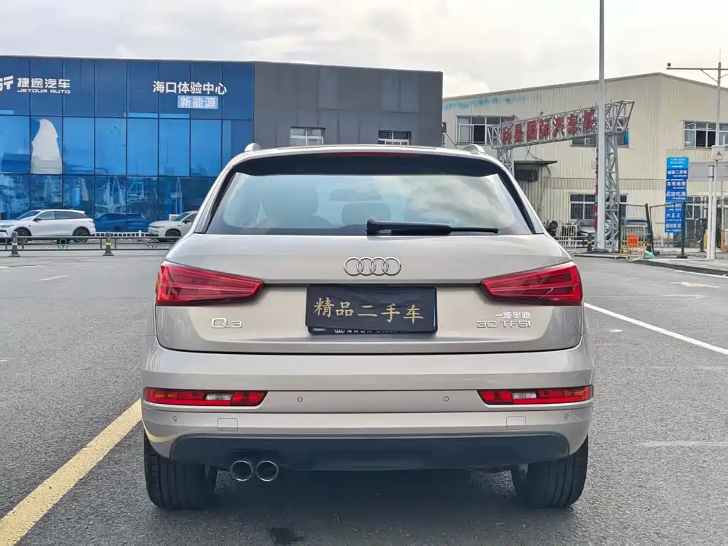 Audi Q3 — фото 8