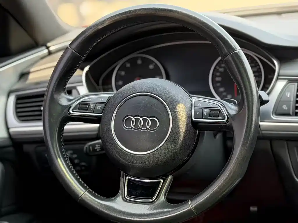 Audi A6L — фото 9