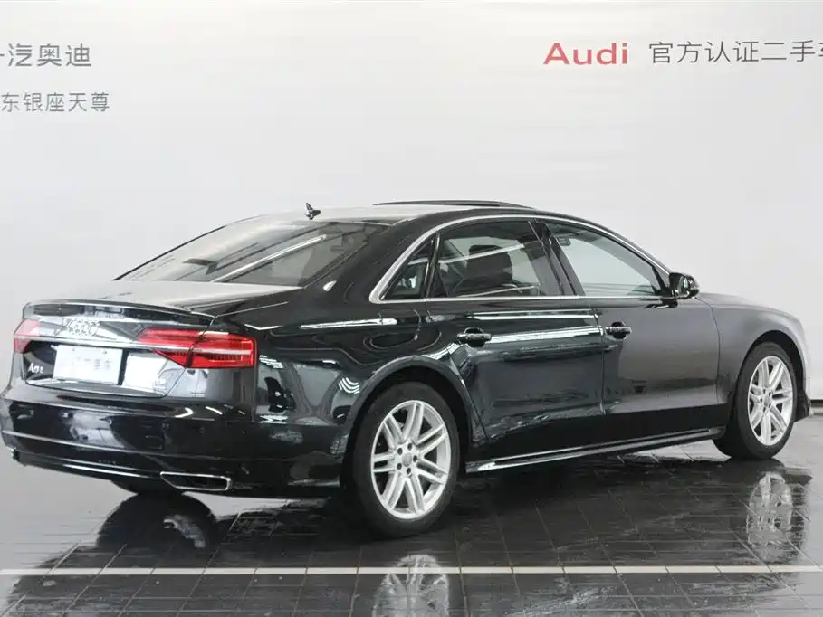 Audi A8 — фото 5