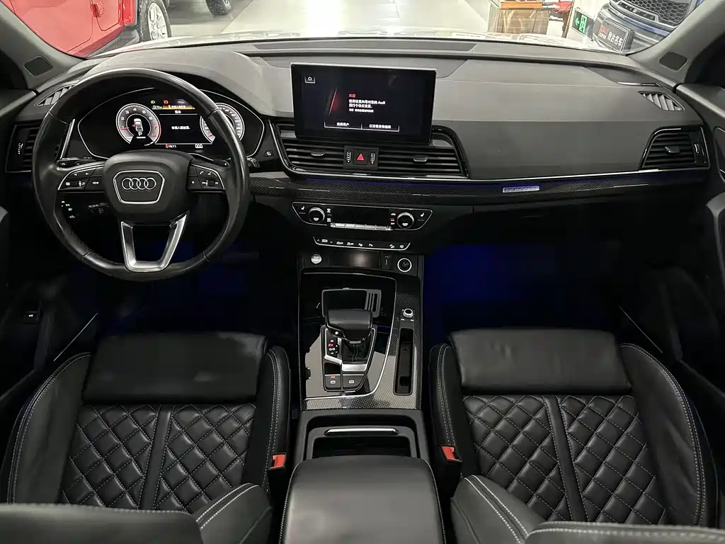 Audi Q5L Sportback — фото 7