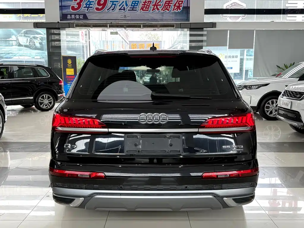 Audi Q7 — фото 19