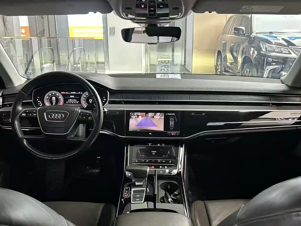 Audi A8 — фото 6
