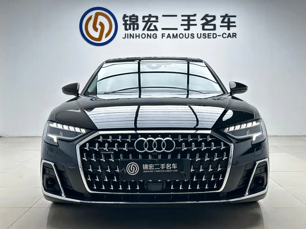 Audi A8 — фото 2